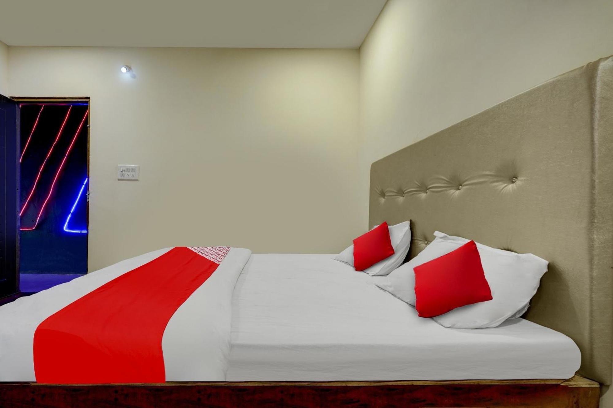 Oyo Flagship The Chirag Resort Bhandāra Exteriör bild